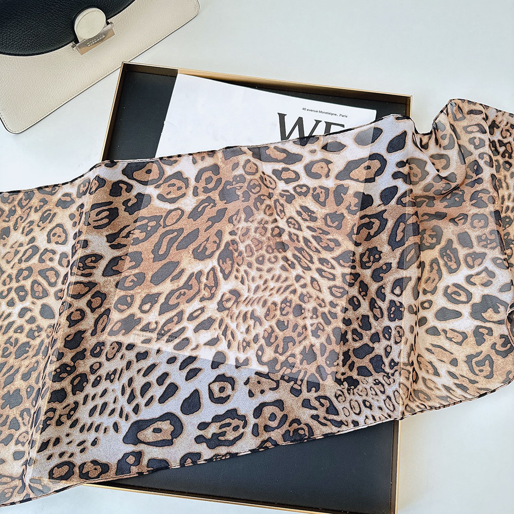 Léopard petite longue écharpe  - Silk Neck Scarf avis et prix